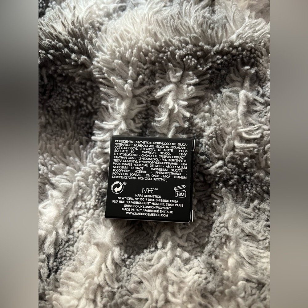 NARS Mini Light Reflecting Setting Powder (0.06oz) - Picture 3 of 4